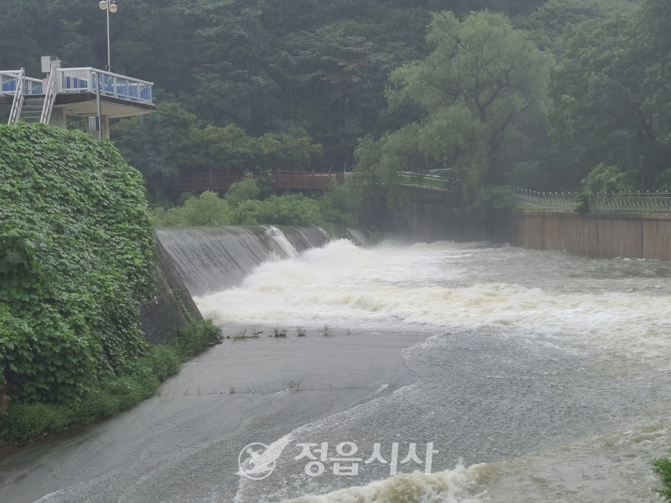 내장저수지 2023년 첫 방류